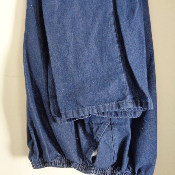 CHIC 24W Petite Womens Stretch JEANS Med. BLUE Straight Leg - Picture 2 of 9